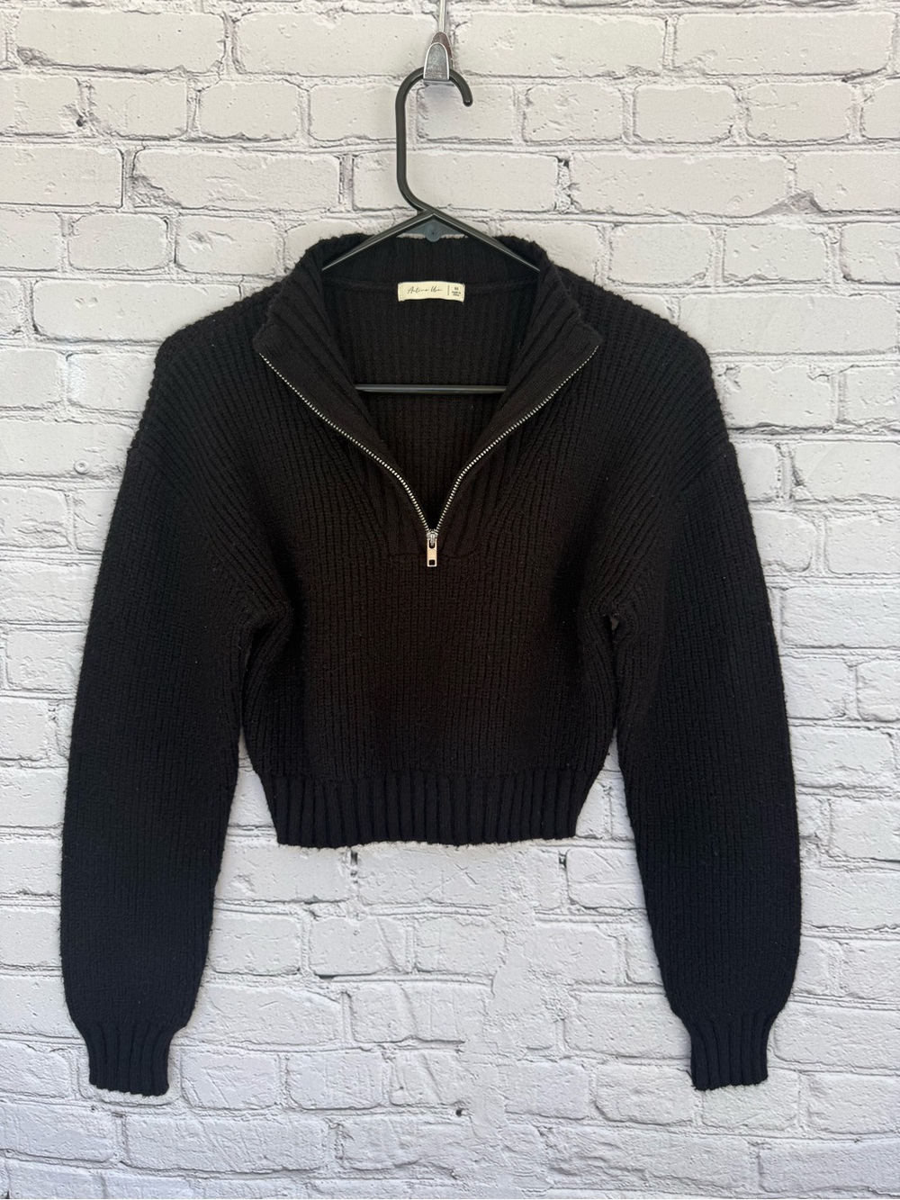 Active USA Black Chunky Knit Cropped Quarter Zip Sweater Medium